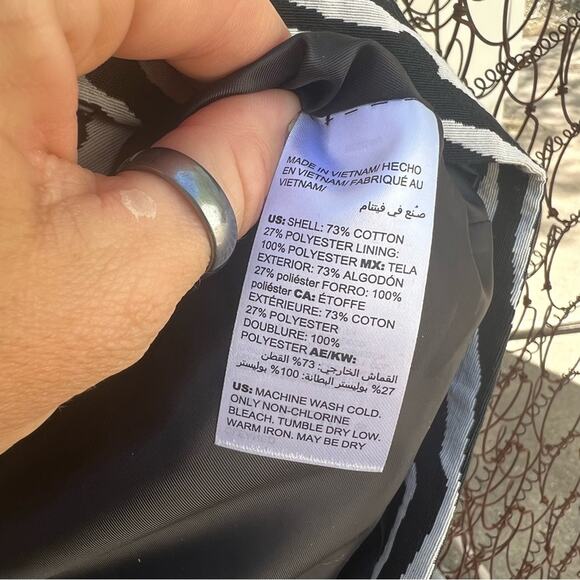 Chicos Zebra black white woven canvas tapestry blazer jacket Zipper front Size 0 - Picture 6 of 7